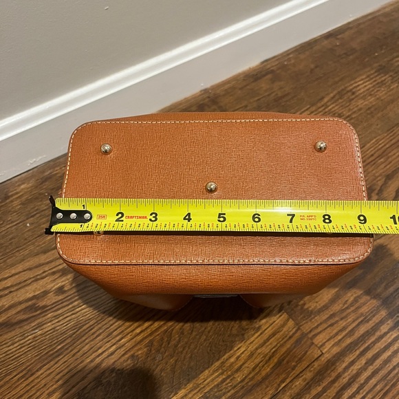 Dooney & Bourke MINI barlow saffiano tan - Picture 11 of 12